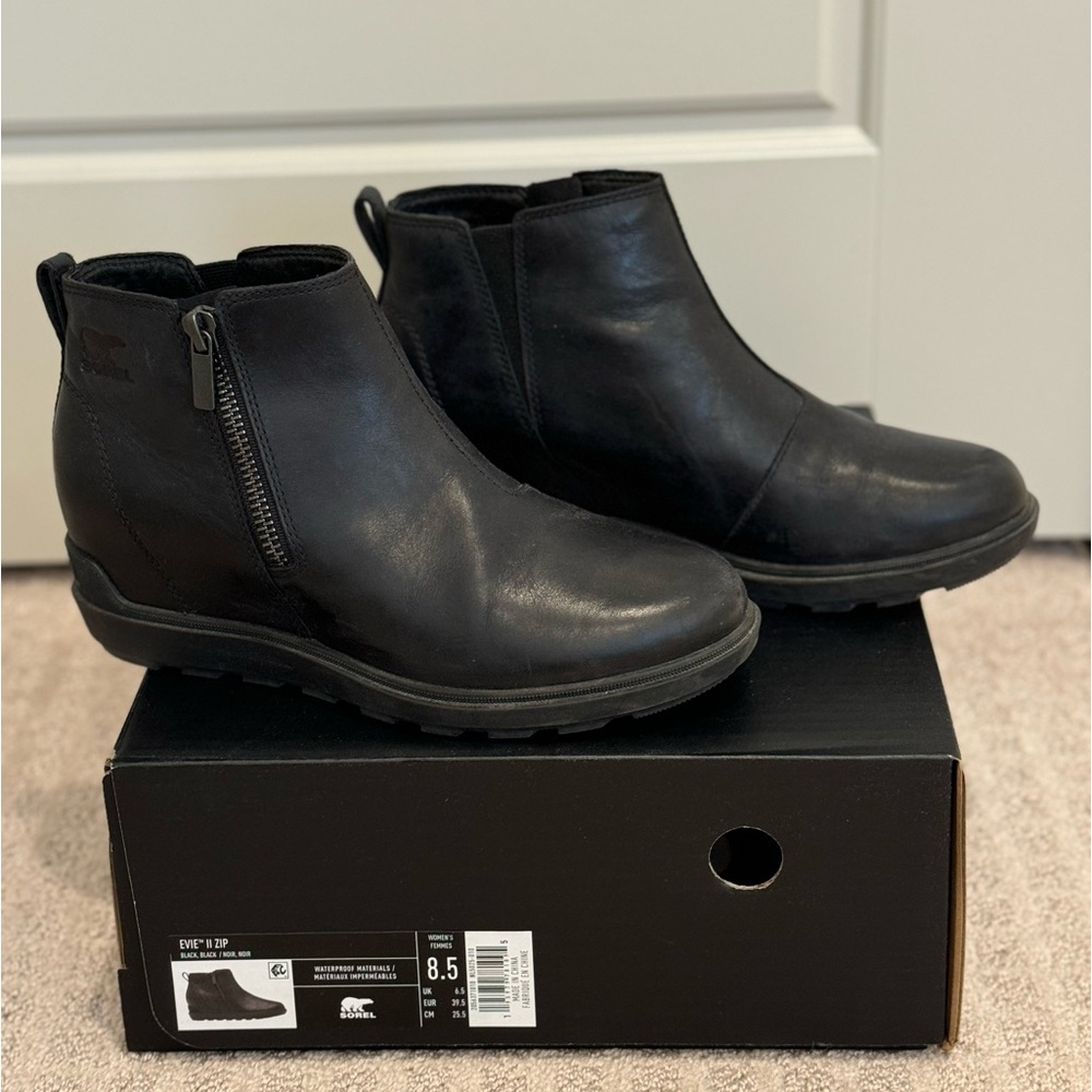 Sorel Evie II Zip Waterproof Size 8.5